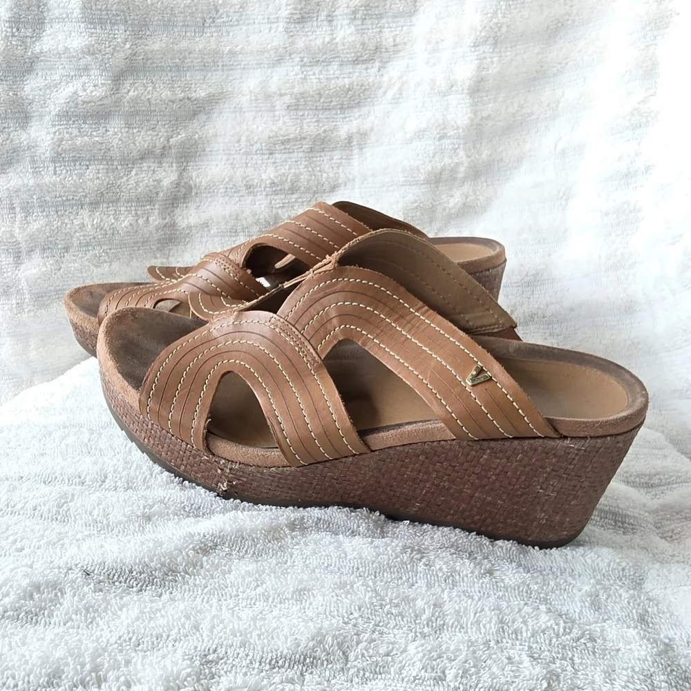 VIONIC Malorie Raffia Platform Wedge Sandals  Womens 10M Carmel Beige *READ